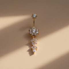 Bauchnabelpiercing Blume